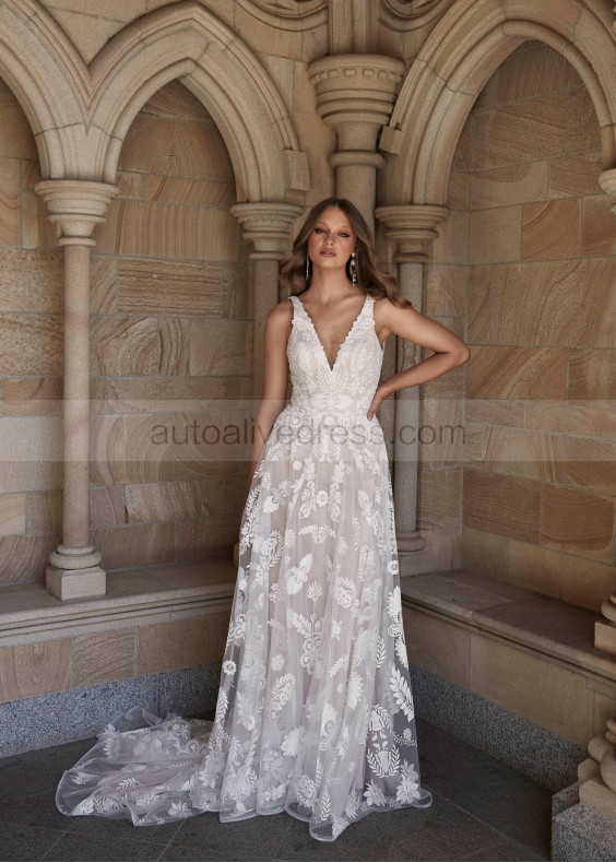 V Neck Ivory Exquisite Lace Tulle Dreamy Wedding Dress